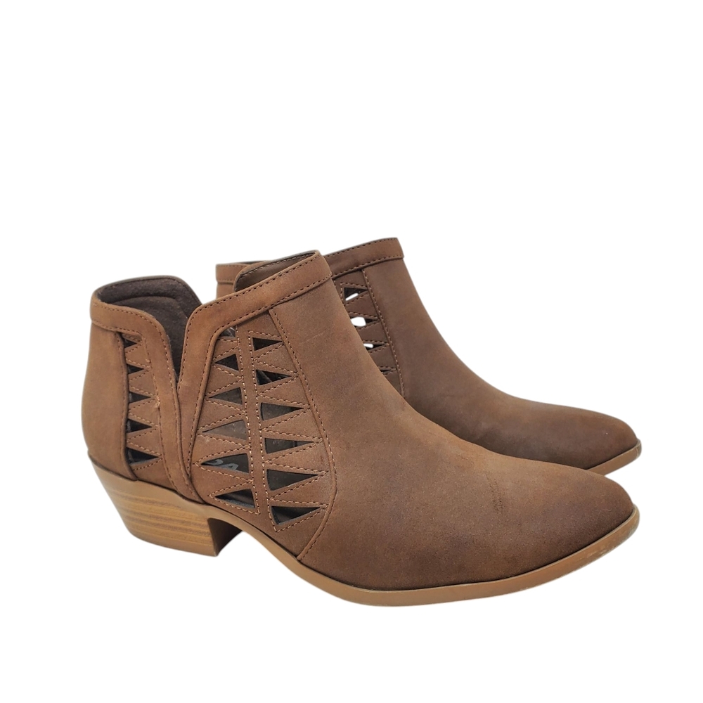 Soda Brown Zip Up Vegan Leather Womens Ankle Boots With Cut Out Design Size 6